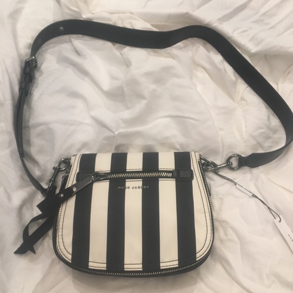 Marc Jacobs handbag. - Picture 2 of 7